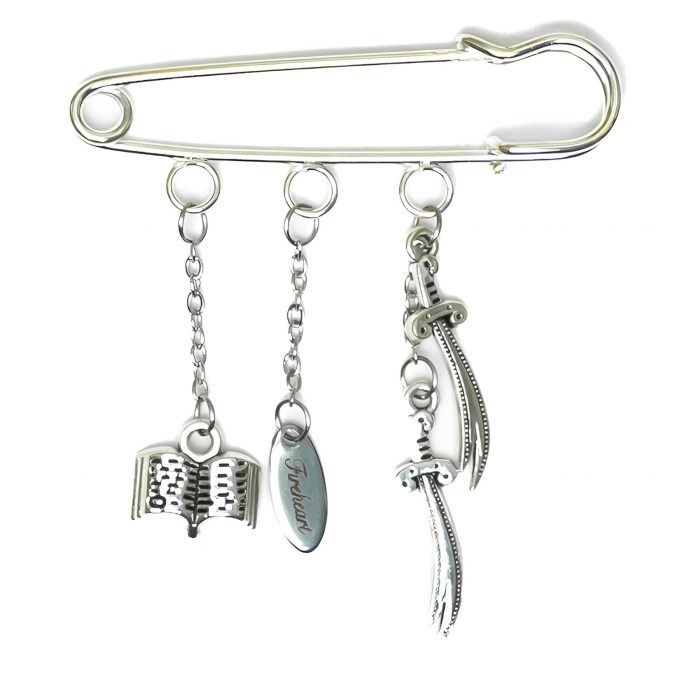 Blades SnapCharm Throne of Glass with twin blades, Fireheart tag, and book charms